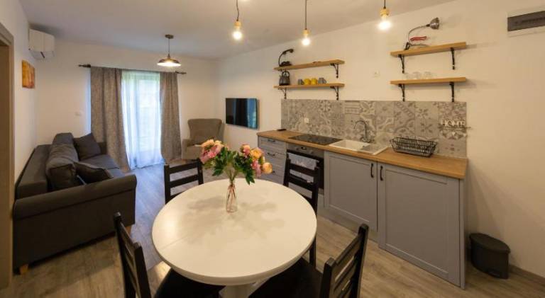 Holiday apartment with garden, terrace & BBQ — photo 3
