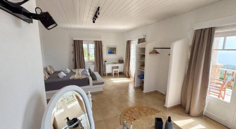 Villa with jacuzzi, patio & barbeque — photo 2