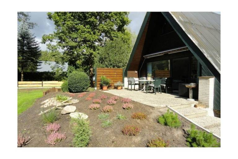 Charming house with yard, patio & grill | Pets are welcome — photo 2