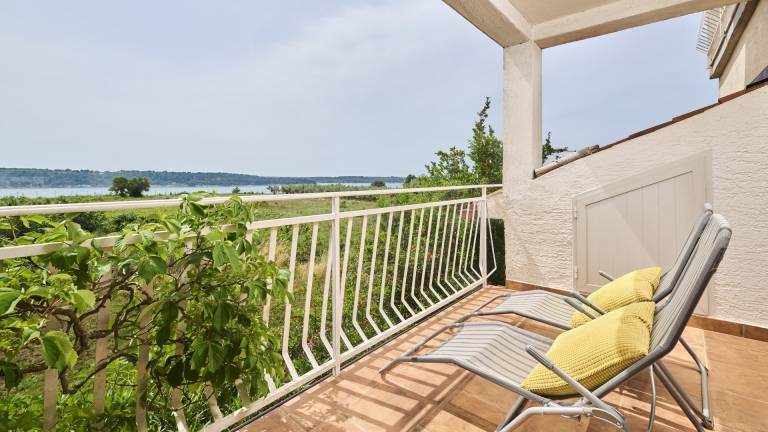 Rental apartment with terrace & yard | Sea view | Pets are welcome — photo 4
