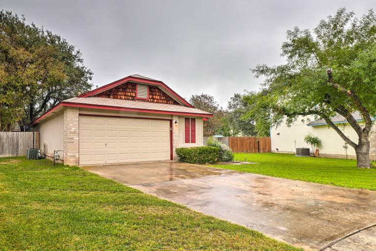 Cozy Austin Area Home w Yard 20 Mi to Dtwn