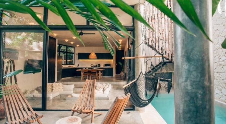Villa with hot tub & pool — photo 4
