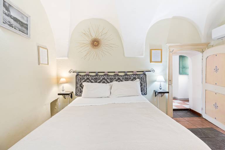 Romeo & Giulietta Rooms: Double room in Bosa's historic center — photo 2