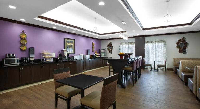 La Quinta Inn & Suites by Wyndham Tupelo — photo 5