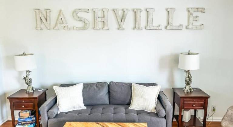 House with 2 rooms for 8 persons in Nashville, TN