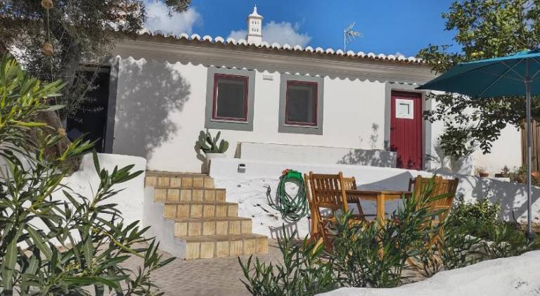 House with yard, hot tub & barbeque | Pet-friendly in Tavira