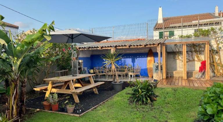 House with garden & barbecue in Ponta Delgada
