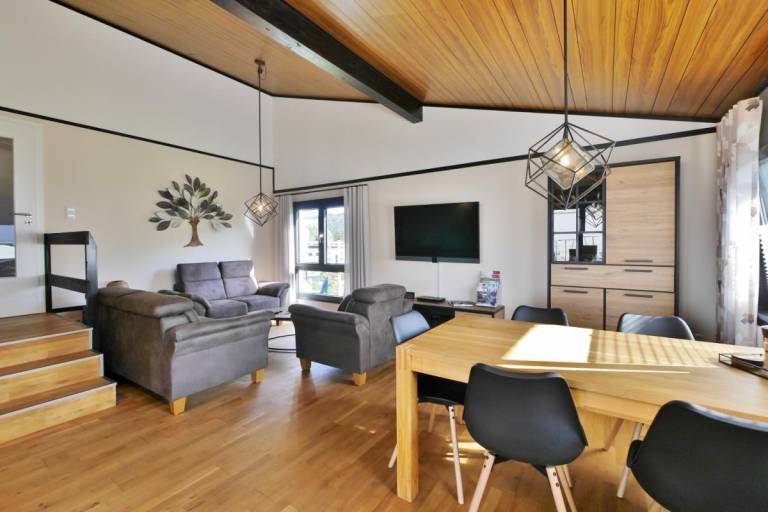 Family-oriented nice vacation home with patio & BBQ | Pets are welcome — photo 3