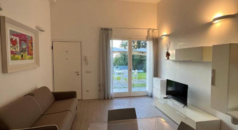 Apartment with 2 rooms for 6 persons — photo 2