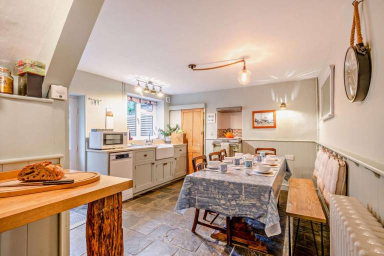 Fully equipped cottage with grill & garden | Pets allowed — photo 3
