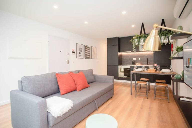 Holiday apartment with fast internet & yard | Close to Dom Luís I Bridge — photo 2