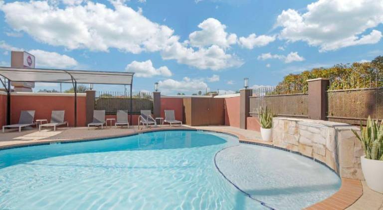 Best Western Plus Edinburg Inn & Suites — photo 3