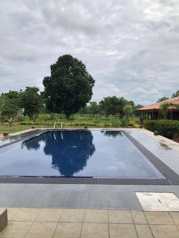 Rental apartment with yard, barbeque & patio | Water view | Dogs allowed in Habarana