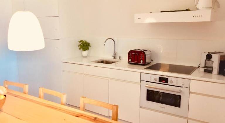 Apartment with terrace, pool & yard — photo 4