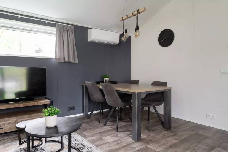 Chalet with terrace — photo 4