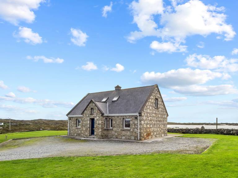 Lake House Mannin Ballyconneely