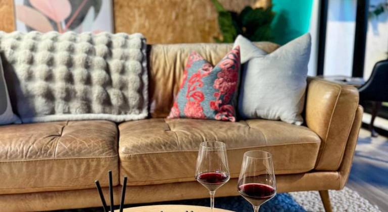 Sandy Toes & Netflix Nights, Relaxing Auckland Retreat — photo 4