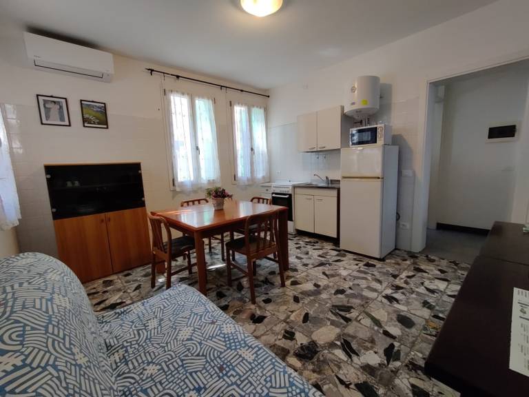 Rental apartment with 2 rooms for 6 persons in Caorle