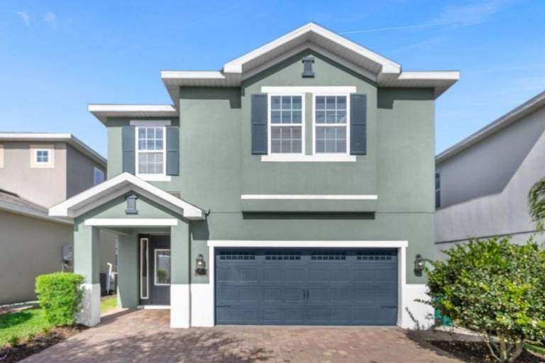 Fully equipped house with BBQ, yard & private pool | Pets allowed — photo 2