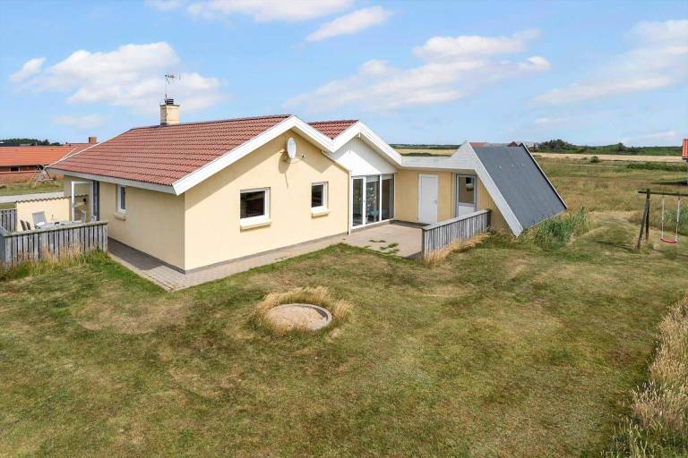 Family-oriented charming house with pool, BBQ & jacuzzi | Pet-friendly in Harboore