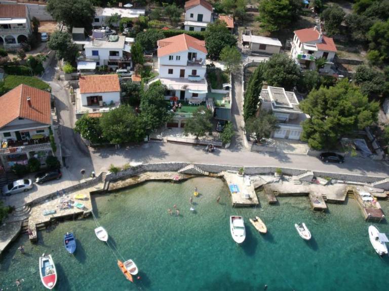 Holiday apartment with yard & terrace | Sea view — photo 2