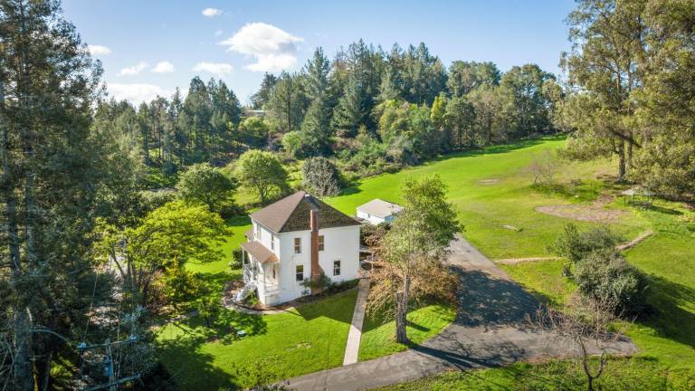 Farmhouse  Sebastopol