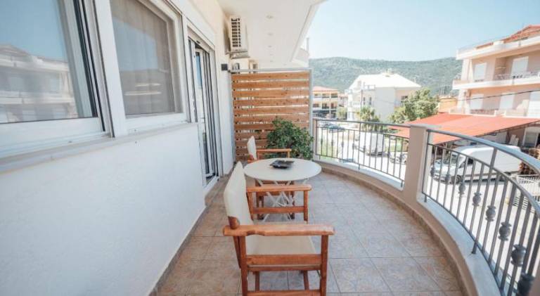 Serviced apartment with terrace — photo 3