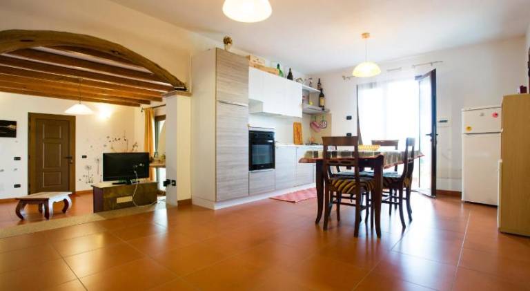 Holiday apartment with patio & BBQ — photo 3