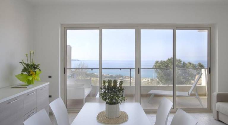 Apartment with pool, hot tub & terrace — photo 4