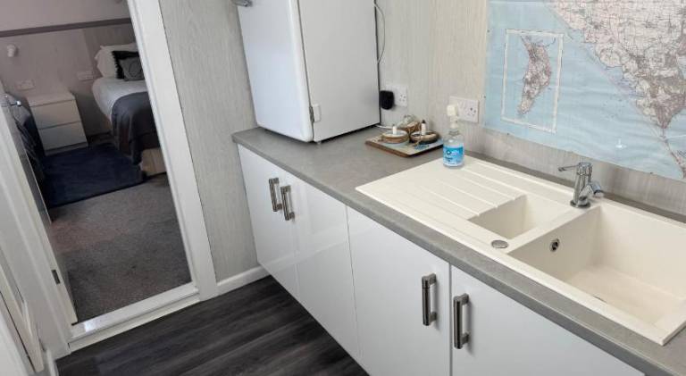 5 bed, 5 bath New refurbishment for 2024. Sleeps 16, 60 yds beach & harbour — photo 2