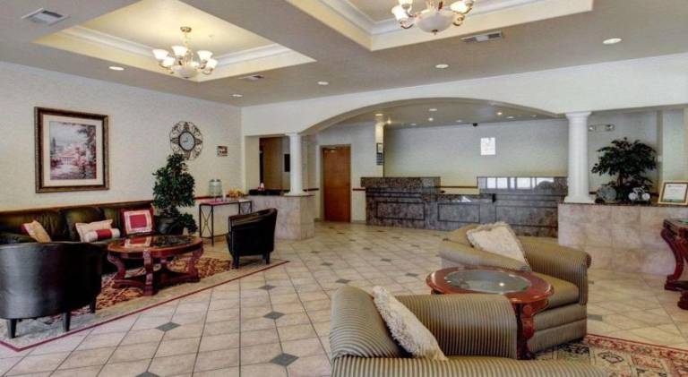 Quality Inn & Suites Glen Rose — photo 2