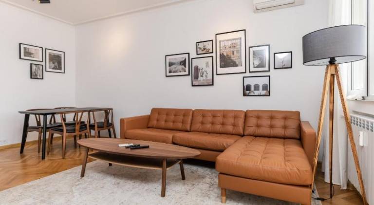 Industrial 2BD Flat - 3 Min to Metro & Stadium in Sofia