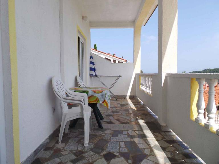 Apartment with barbeque — photo 5