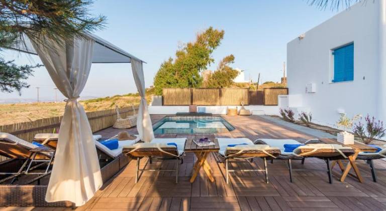 Rental apartment with hot tub, terrace & pool — photo 4