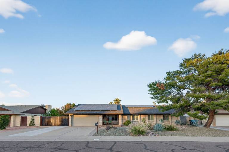 Family-oriented beautiful vacation home with BBQ | Mountain view | Dogs allowed — photo 3