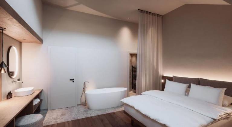 Serviced apartment with pool, garden & sauna — photo 2