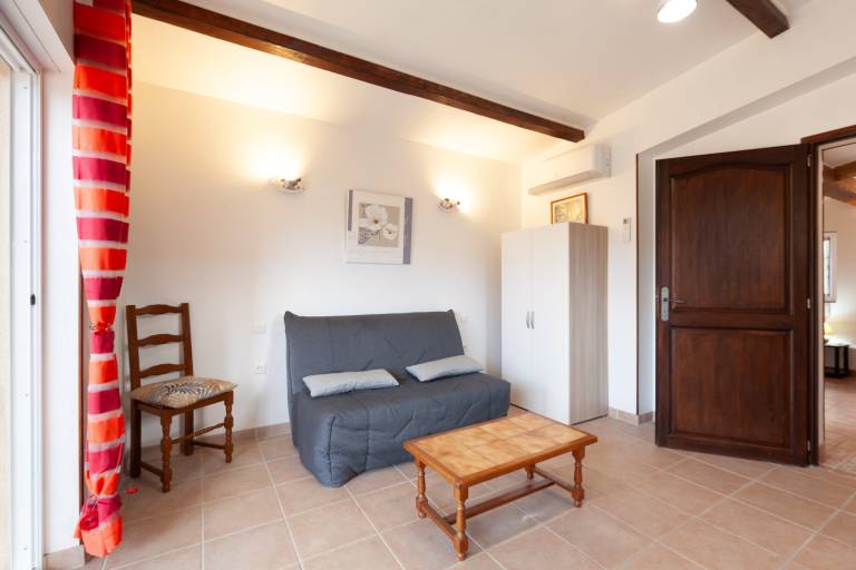 Côte Bleue holiday flat in La Couronne with shared garden, close to the beach — photo 4