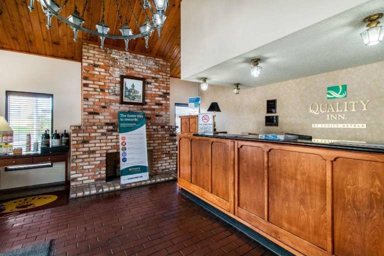 Ramada Bayside Inn & Suites Eureka — photo 3