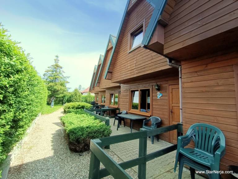 Vacation home with terrace & yard | Pet-friendly — photo 4