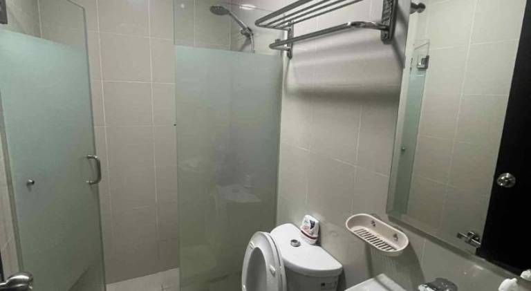 Serviced apartment with terrace & yard — photo 3
