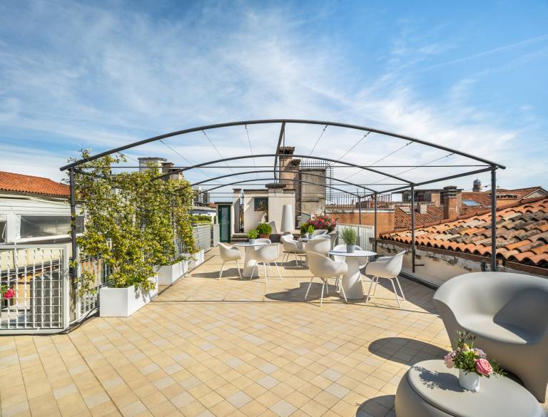 Fully equipped apartment with terrace | Next to Grand Canal | Pet-friendly — photo 3