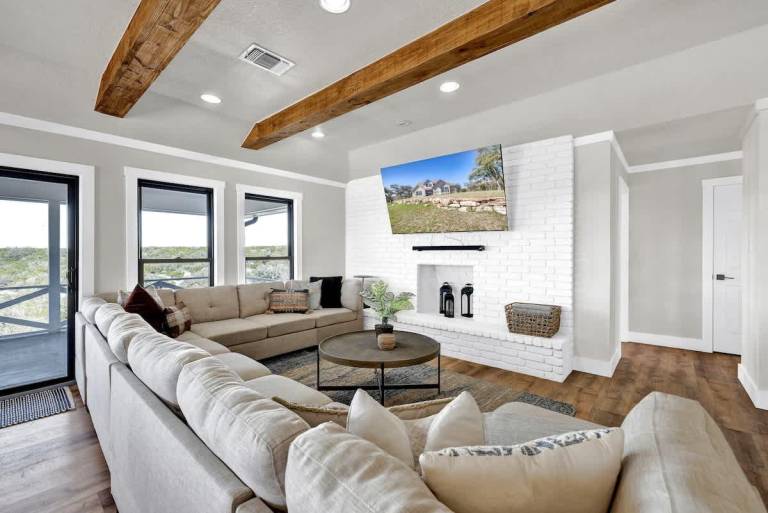 Vacation home with jacuzzi | Pet-friendly — photo 2