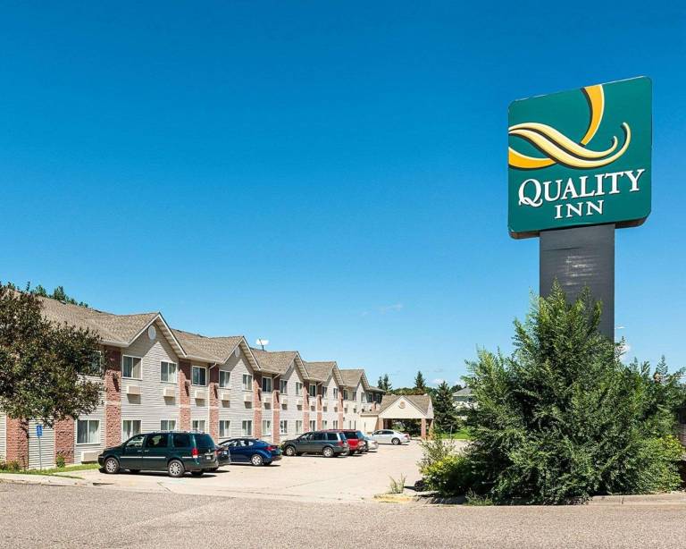 Quality Inn near Northtown Mall & National Sports Center in Coon Rapids, MN