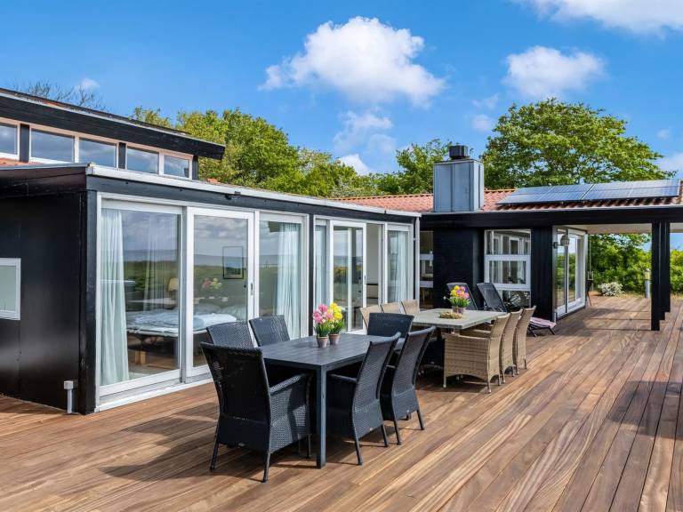 Child-friendly pleasant vacation home with terrace, hot tub & private pool | Sea view | Close to the beach | Pet-friendly — photo 5