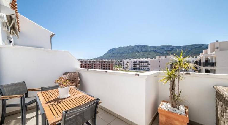 Holiday apartment with pool — photo 4