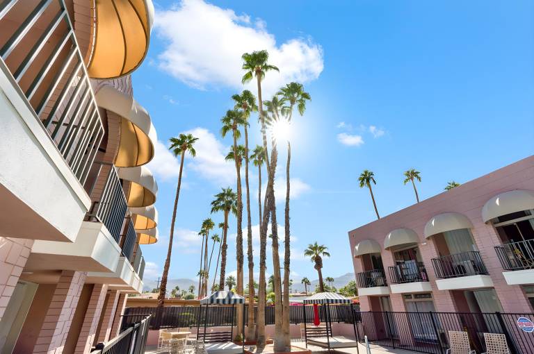 Palm Desert Suites — photo 5