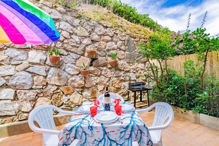Family-oriented charming house with grill & pool | Dogs allowed in Porto Azzurro