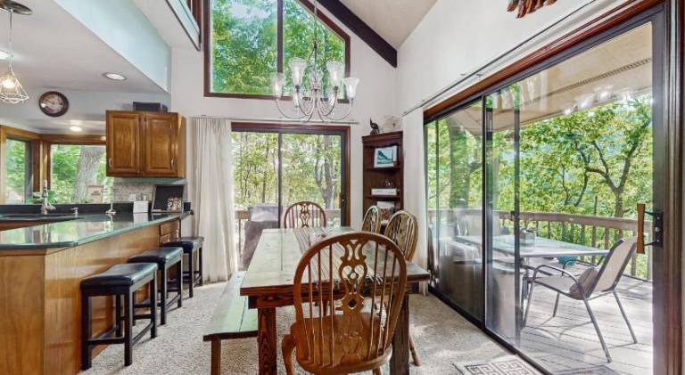 House with pool & hot tub — photo 4