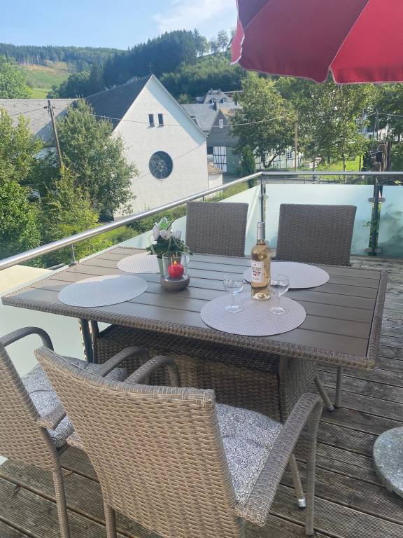 Apartment with yard, terrace & sauna | Garden view | Pets are welcome — photo 4