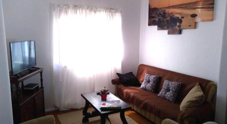 Beach house with garden — photo 2